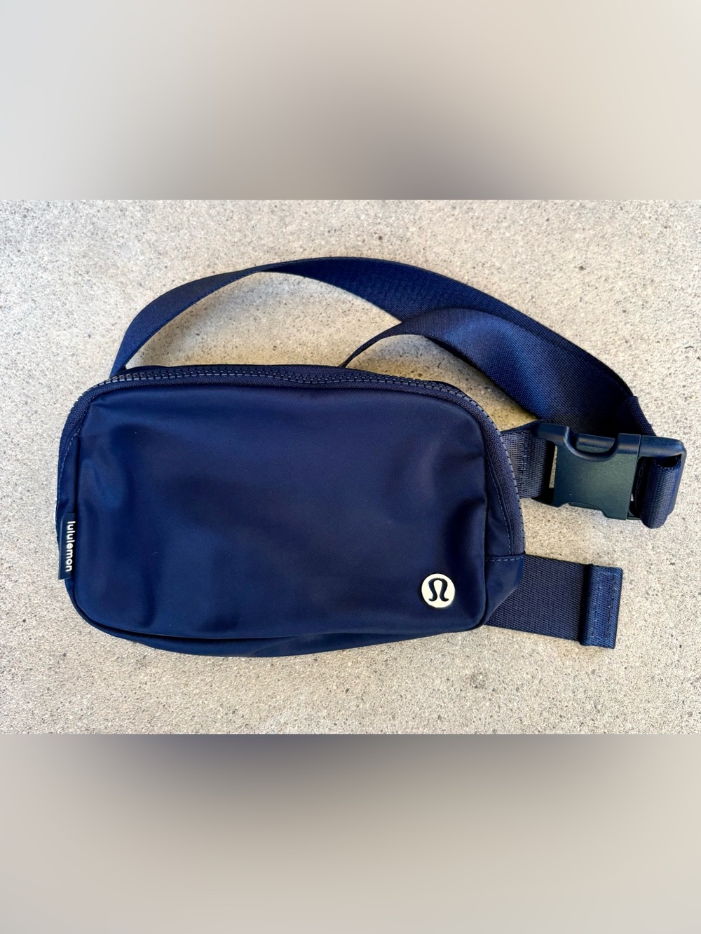 NWOT lululemon Everywhere Belt Bag Navy Blue New